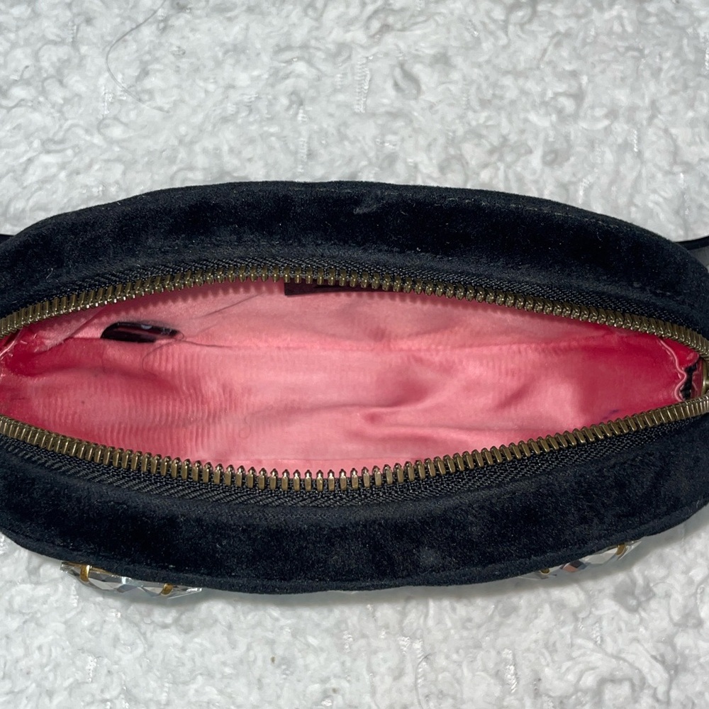 Gucci Marmont Chevron Quilted Velvet Crystal Belt Chest Bag in Black 476434 - Picture 14 of 17